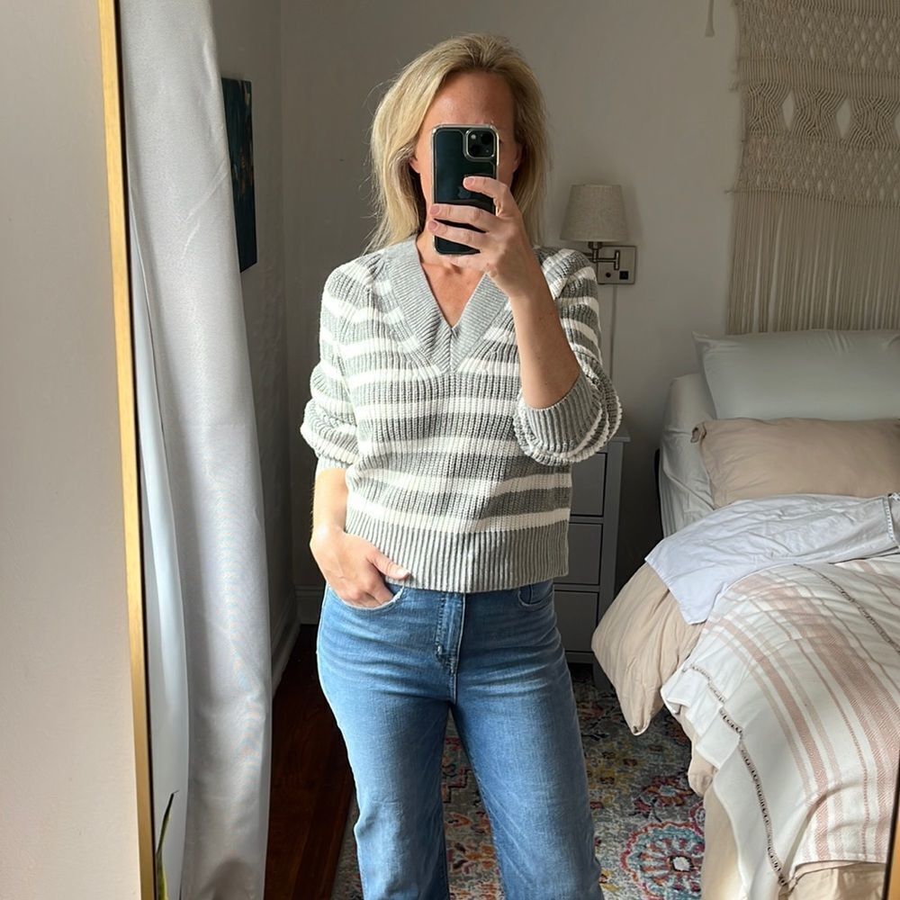 A New Day Grey and White Striped V-Neck Knit Sweater Size Small - Picture 1 of 7